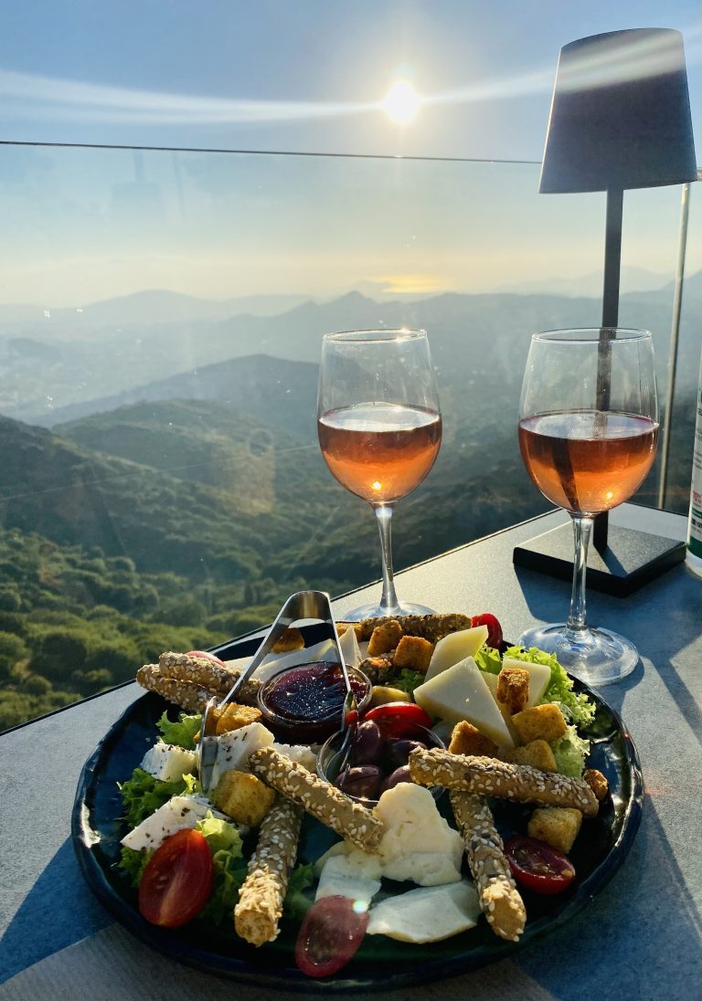 Day 6 – Naxos: Plaka Beach, Aperianthos & Rotunda