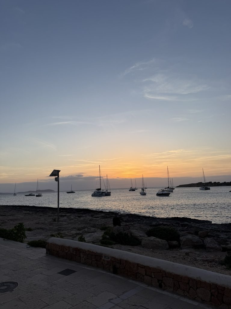 Day 8 – Spain: Cala Llonga, Monkey & Es Paradis